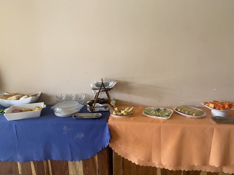 Mesa de buffet do pequeno-almoço