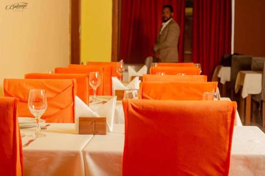 Salão de eventos decorado no Hotel Tradicional